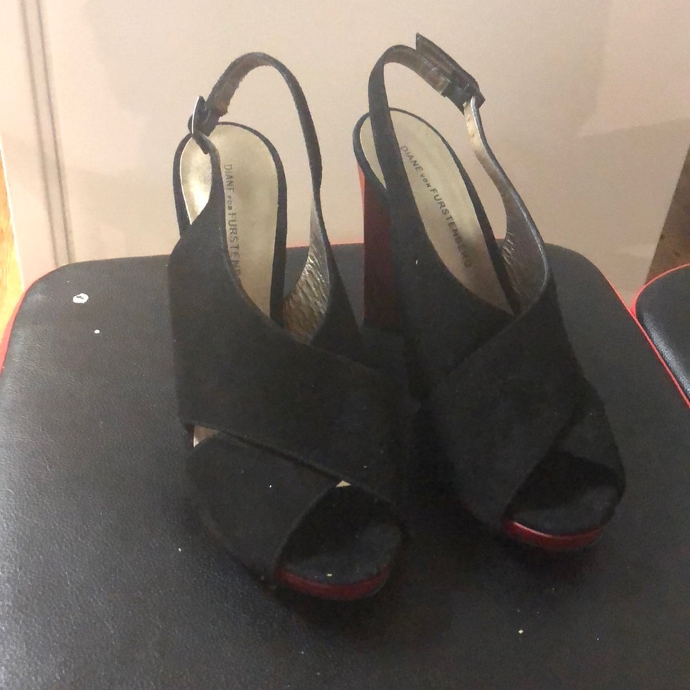 Women sandals black with red heels , 39